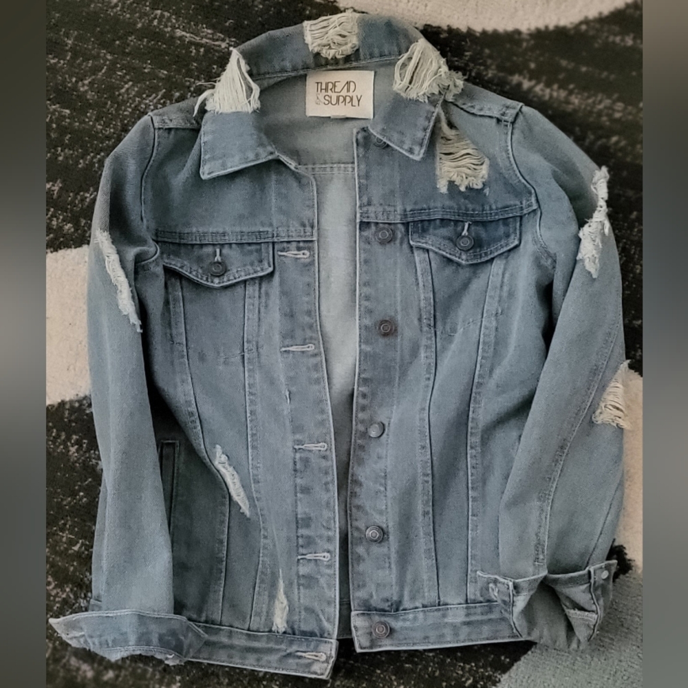 Thread supply denim jacket ladies small. Literally brand new.